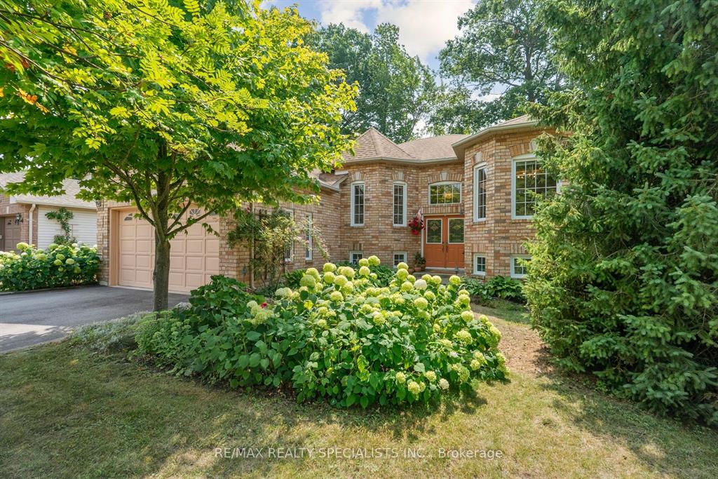 8 Brouwer Cres Wasaga Beach - Ted Tesseris