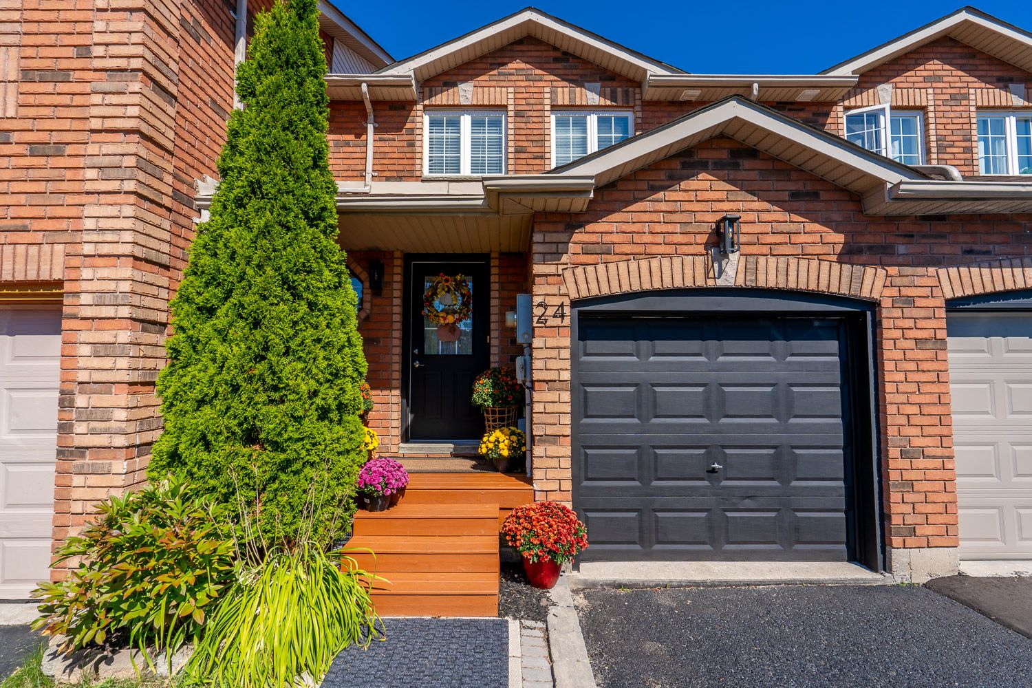 24 Bibby Crt Barrie - Ted Tesseris