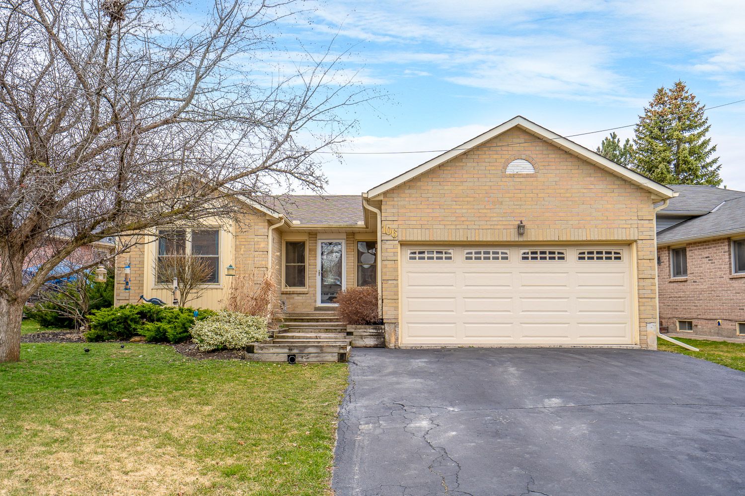 106 Hutchinson Dr Alliston - Ted Tesseris