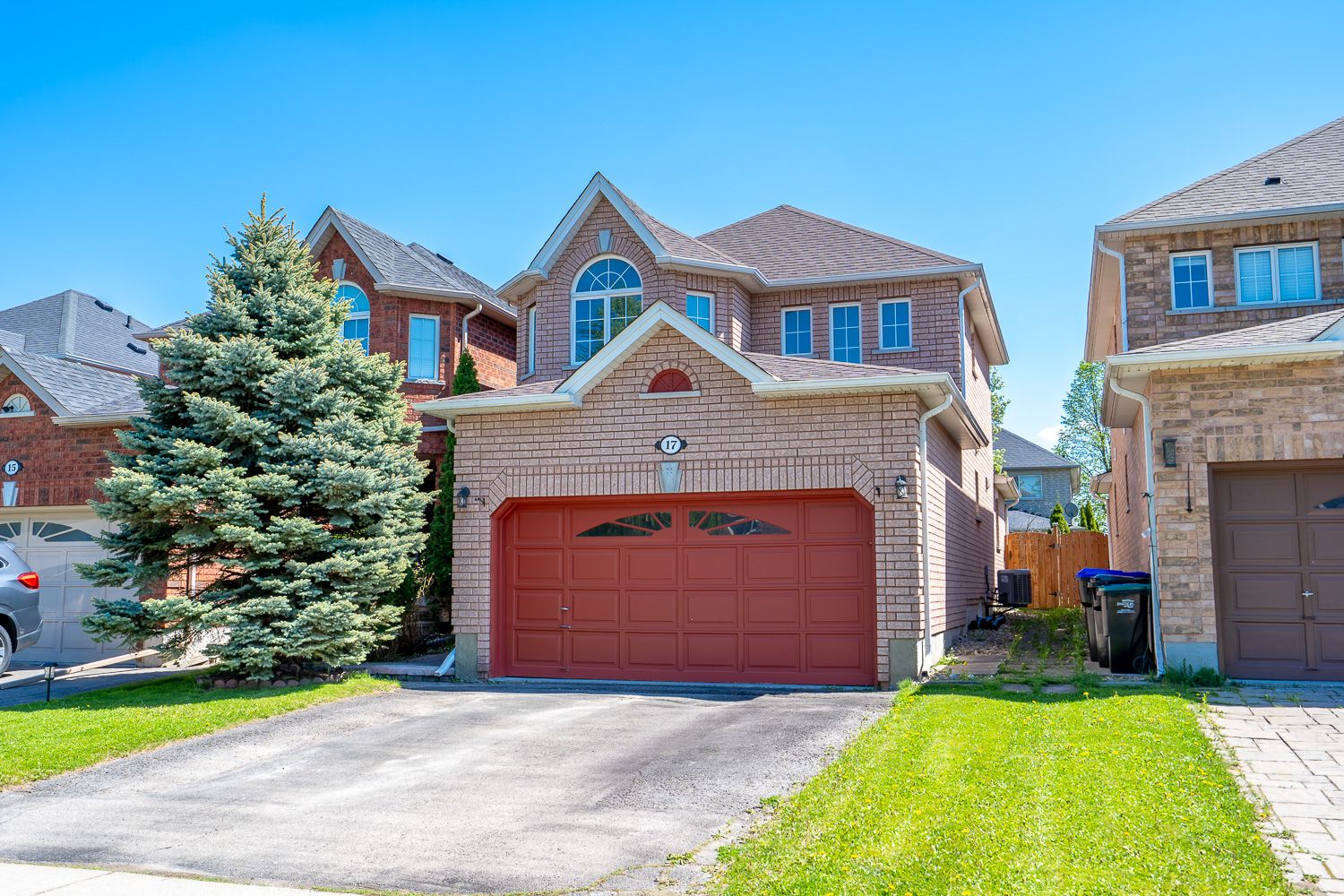 17 Henderson Cres Alliston - Ted Tesseris